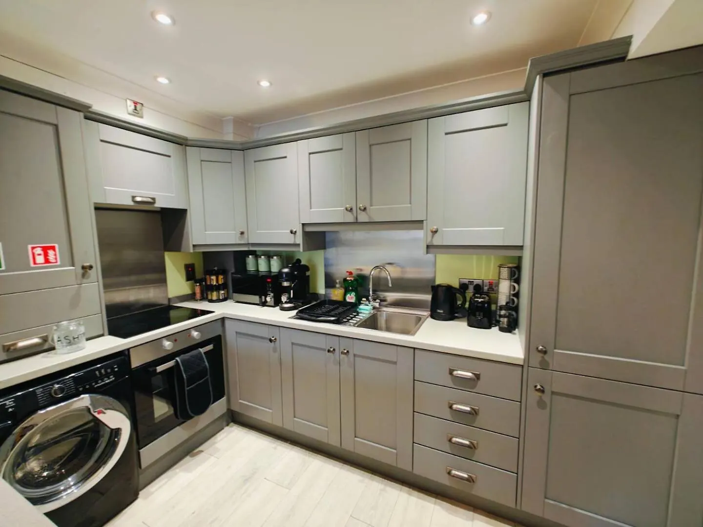 Вилла 4Br Modern Ormeau House Белфаст